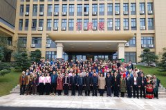 熱烈慶祝，12月15日，強(qiáng)壽集團(tuán)董事長李浪輝因壯醫(yī)藥研究治療領(lǐng)域取得的成績